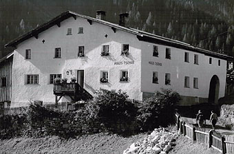 Historic picture of the Arlenhof